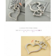 #7003 Korean version sweet and cute three beautiful frosted love heart necklace