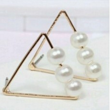 #1015 Korean jewelry triangle creative temperament lovely girl pearl earrings