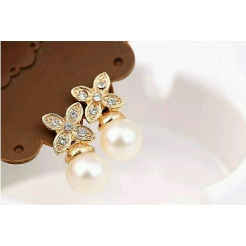 #1033 Korean fashion jewelry lady temperament four-leaf flower pearl earrings