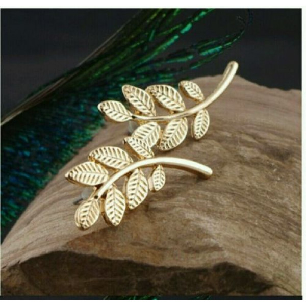 #1046 new fashion Wild temperament metal leaf earrings leaf earrings