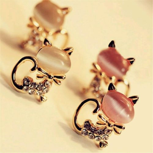 #1073 Korean Fashion Cute Cat Stone Crystal Rhinestone Stud Earrings