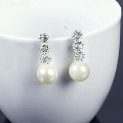#1082Charming Rhinestones Inlaid Color Silver Plated Pearl Woman Earrings