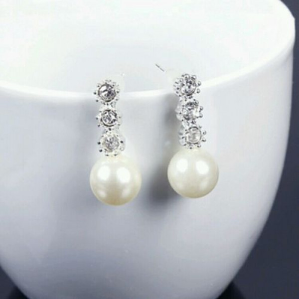 #1082Charming Rhinestones Inlaid Color Silver Plated Pearl Woman Earrings #1082Charming Rhinestones Inlaid Color Silver Plated Pearl Woman Earrings