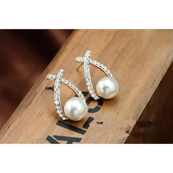 #1001 Crystal Rhinestone simulated pearl Bowknot Design Girls Ear Stud Earring