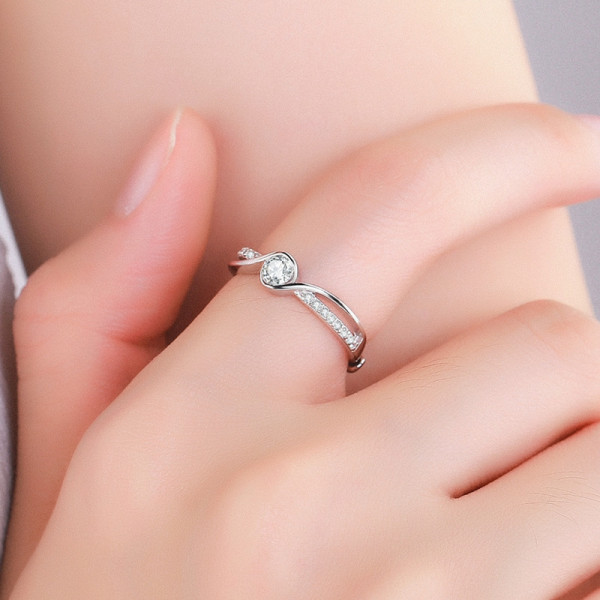 9300 STUNNING SCARLET ADJUSTABLE AMERICAN-DIAMOND RING 9300 STUNNING SCARLET ADJUSTABLE AMERICAN-DIAMOND RING