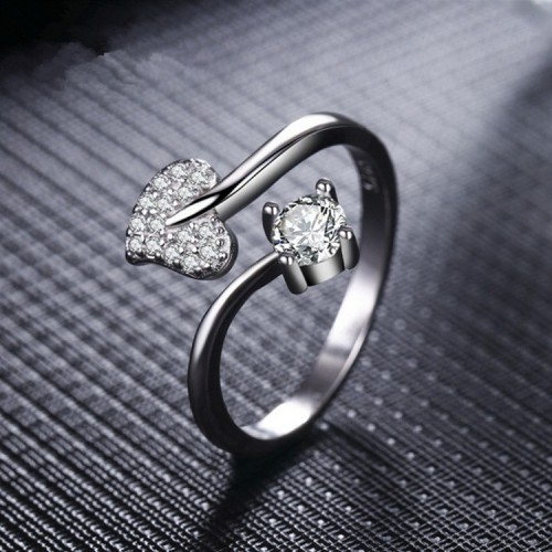 9302 SHIMMERING HEART ADJUSTABLE AD RING