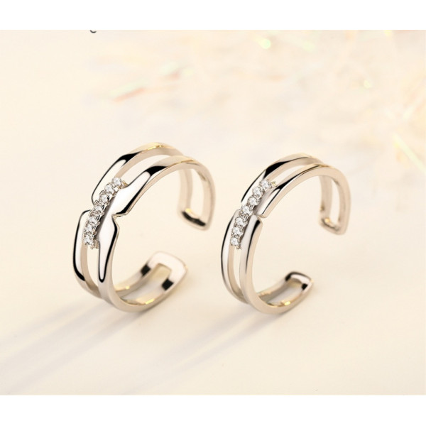 9336 couple ring hands hold Japanese and Korean openwork diamonds live mouth opening marriage ring 9336 couple ring hands hold Japanese and Korean openwork diamonds live mouth opening marriage ring
